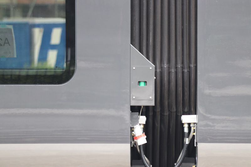 Gloednieuwe Zweedse Civity door Nederland getrokken